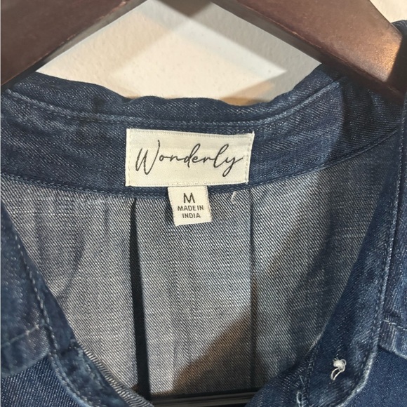 Wonderly Chambray Tunic Top Women’s Medium Blue Denim Shirt 100% Lyocell - Picture 2 of 9
